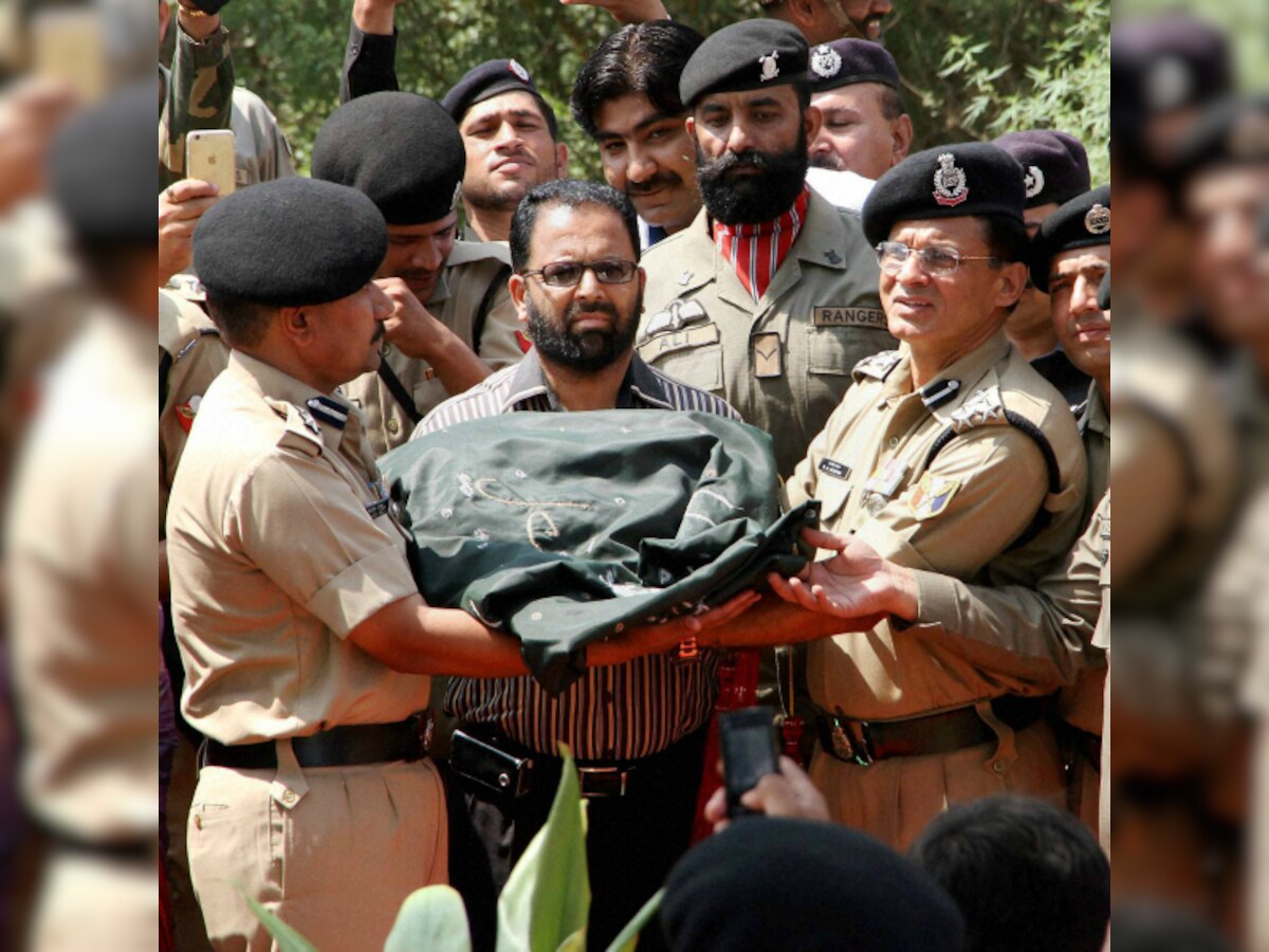 BSF, Pakistan rangers exchange sweets, greetings to mark Chambaliyal fair