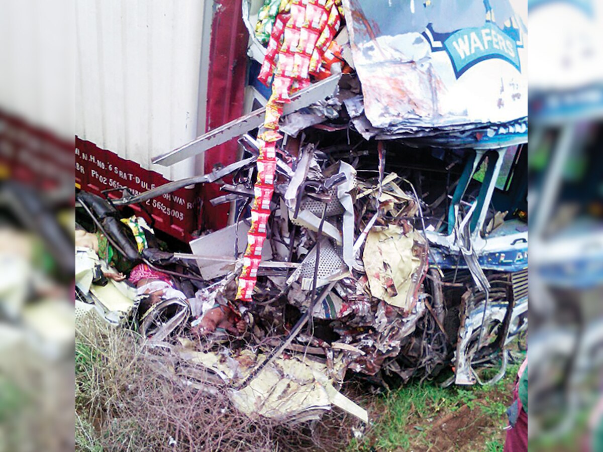 Maharashtra: 18 killed, 15 hurt on Dhule-Chalisgaon highway