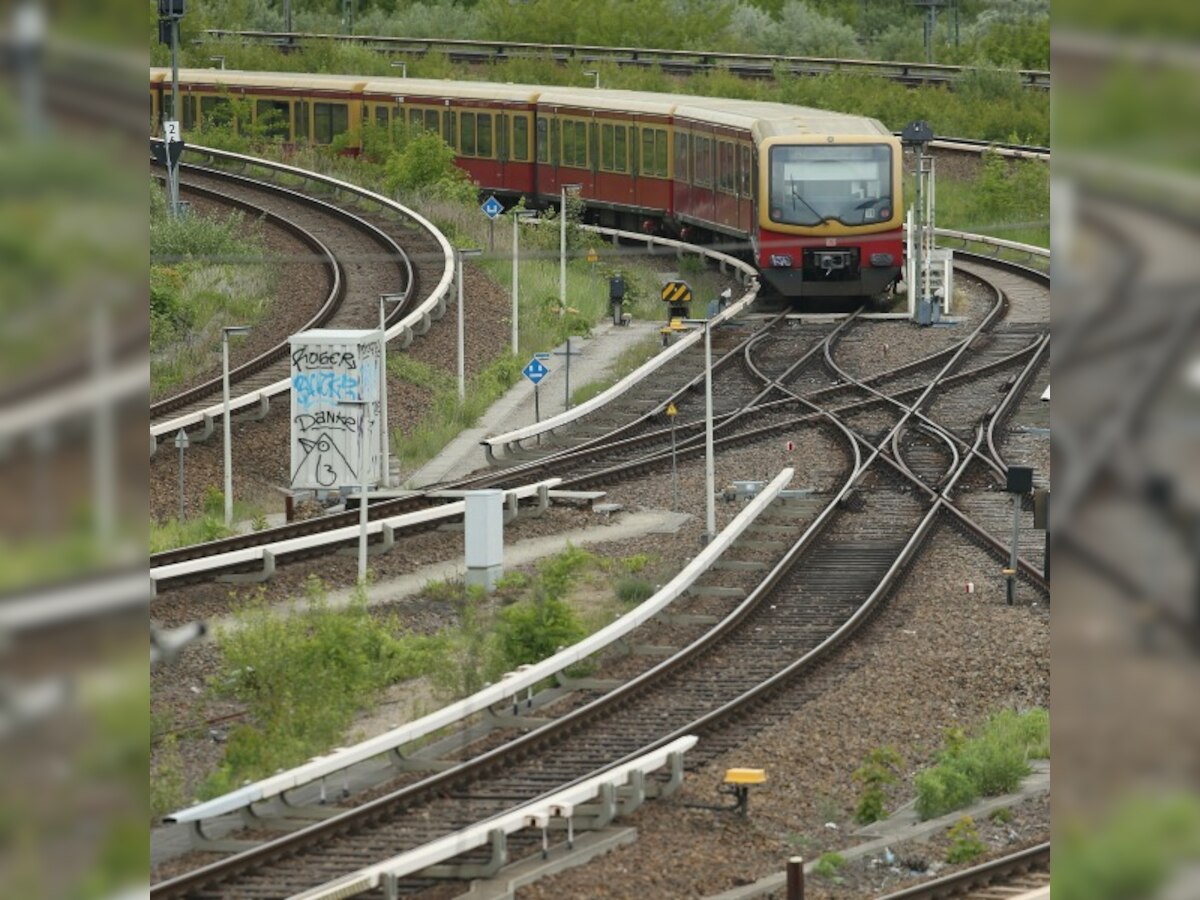 Maharashtra, Railways sign MoU, launch MUTP-3