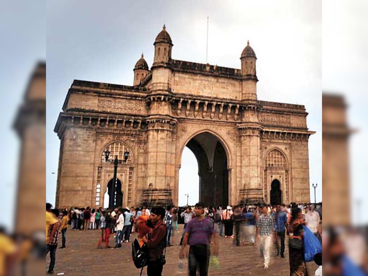 Mumbai Port Trust to repair crater in wall around sea at Gateway of India