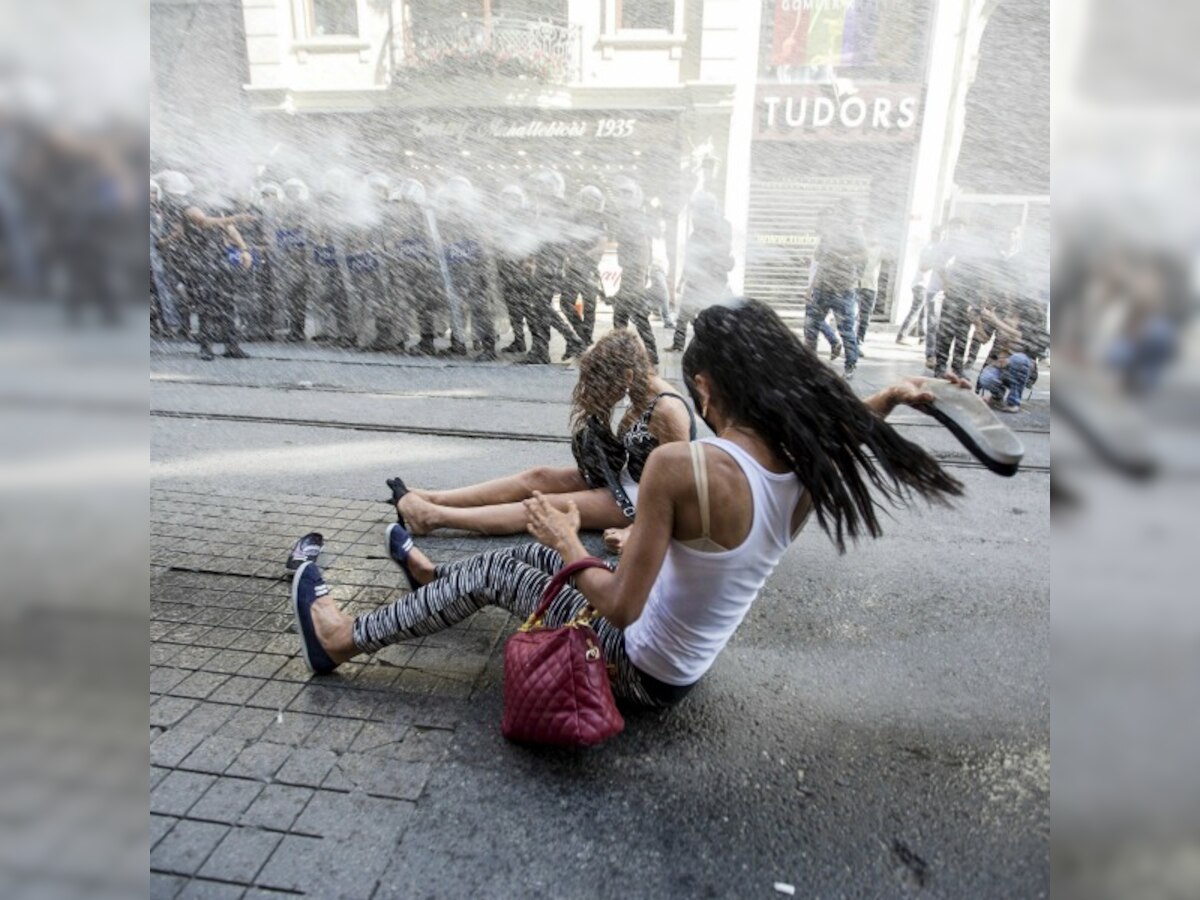 Turkey gay pride parade participants clash with police