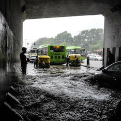 Heavy rains lash Delhi; people face waterlogging and traffic woes
