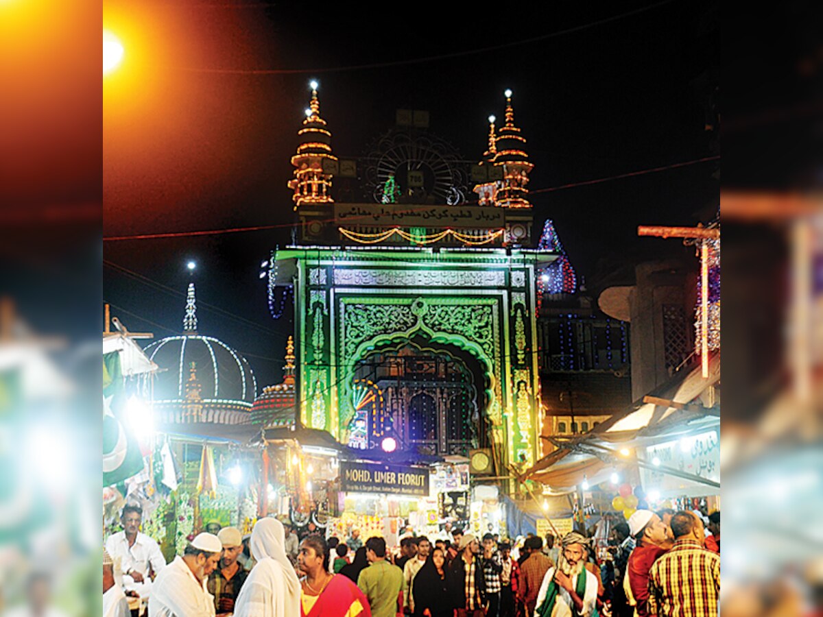 Copy of Quran calligraphed by Mahim Sufi Saint to go on display