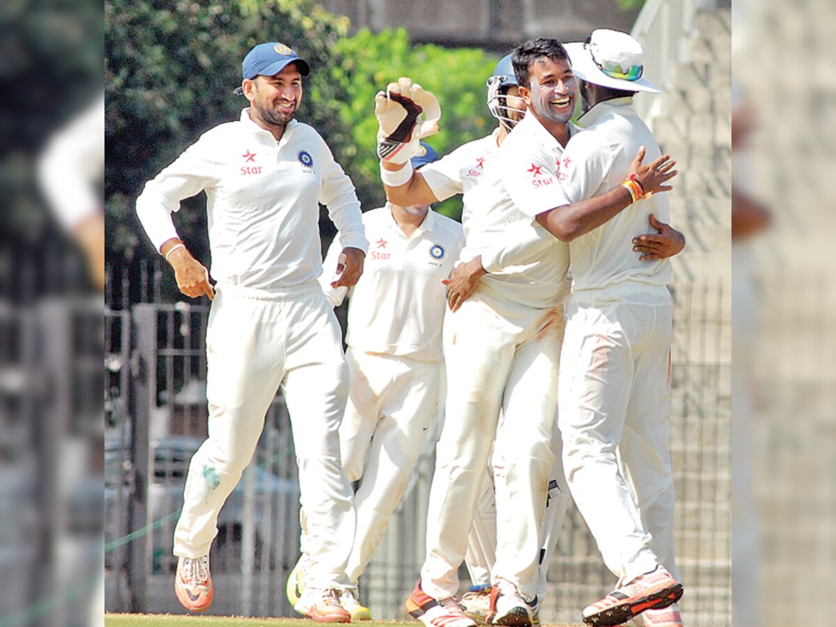 Pragyan Ojha shakes Aussie top-order