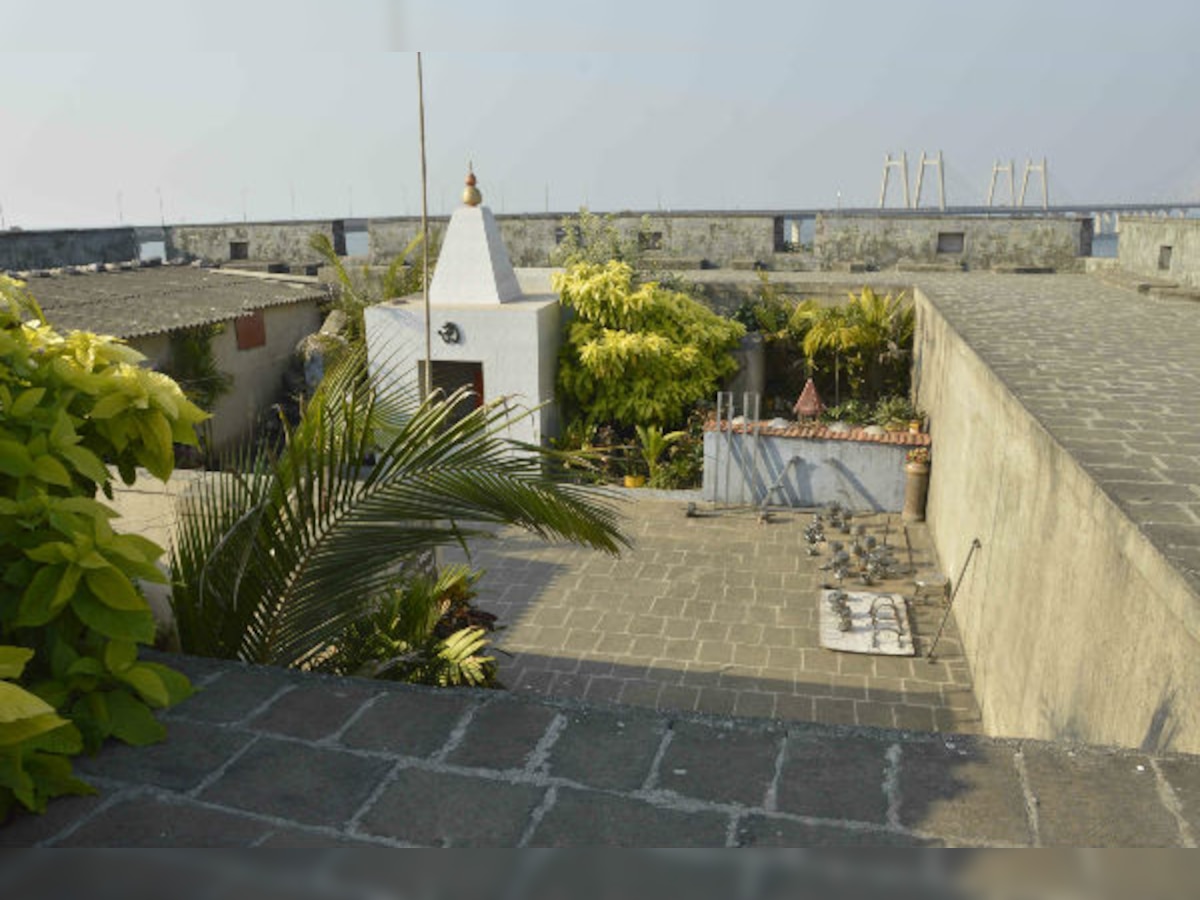 Worli Fort faces encroachment