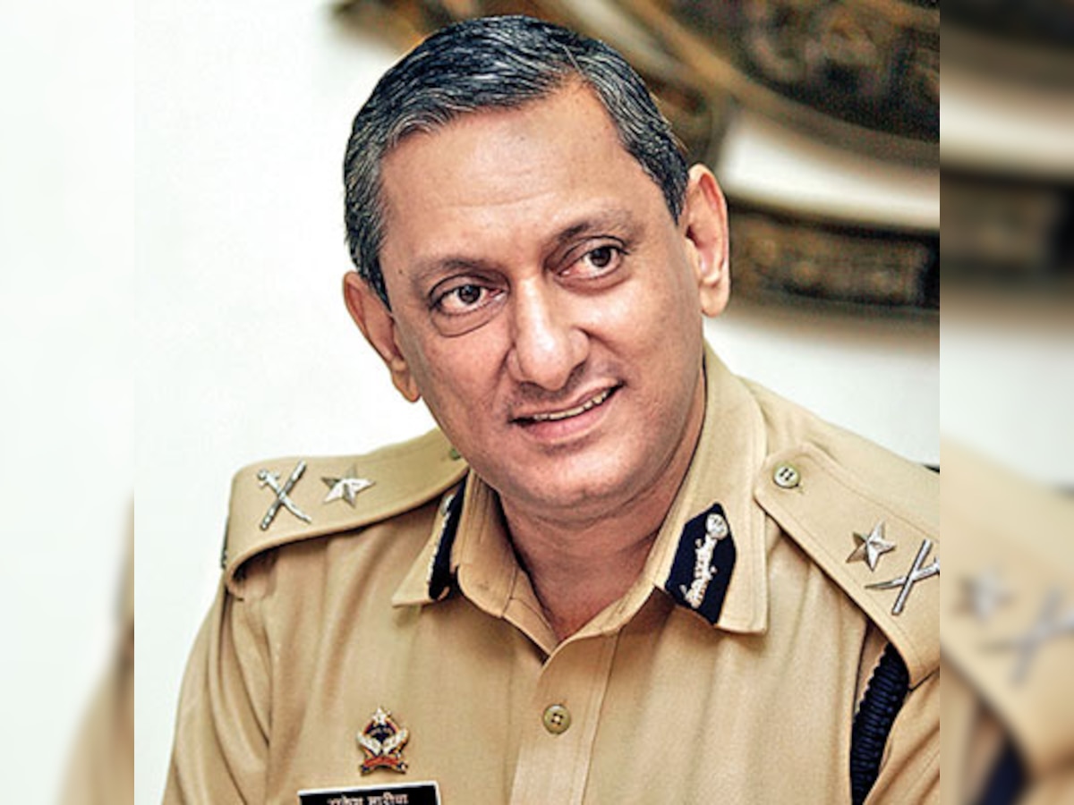 Mumbai Police Hotel Raid: Commissioner Rakesh Maria orders probe into alleged moral policing 