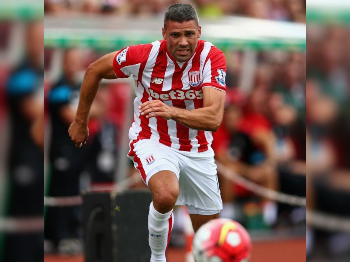 EPL 2015: Stoke City's John Walters wants to stay as contract talks drag on