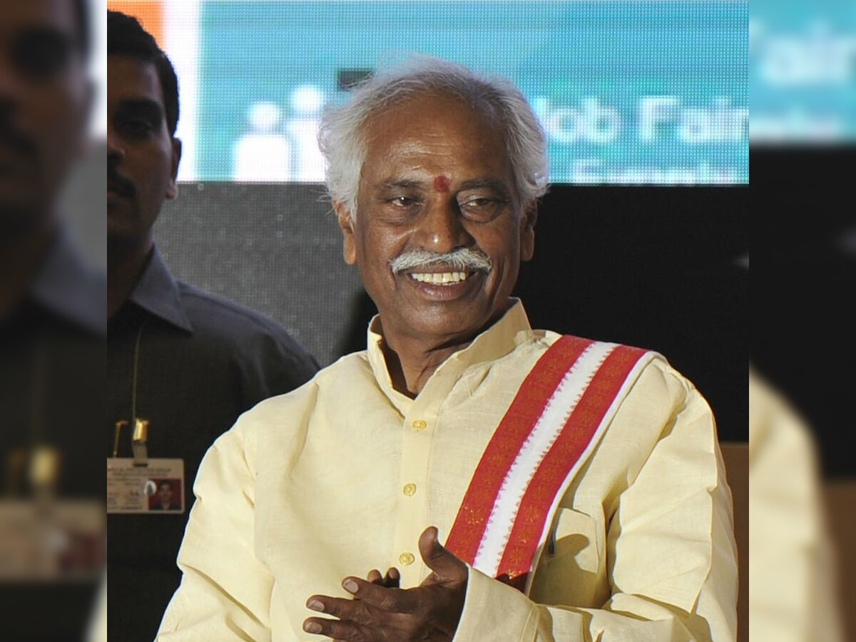 Union minister Bandaru Dattatreya trapped in lift, rescued