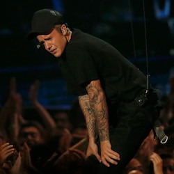 MTV VMAs 2015: Justin Bieber breaks down after performance