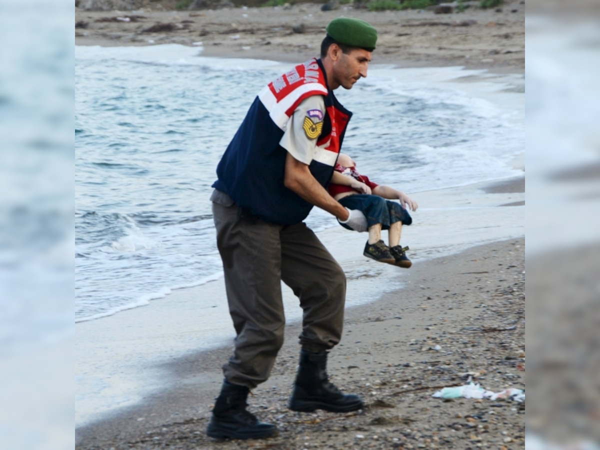 International artists pay tribute to Syrian toddler found on Turkish beach