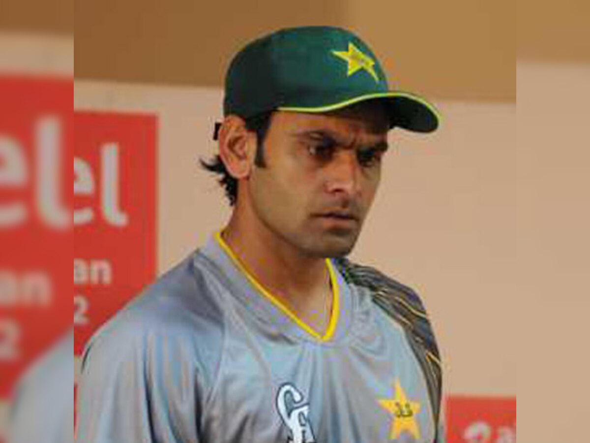 Mohammad Hafeez denies reports of bowling with 'illegal action'