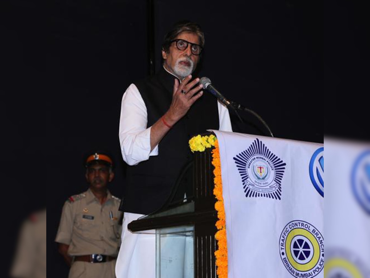 Amitabh Bachchan inaugurates helmet facilities for Mumbai traffic police