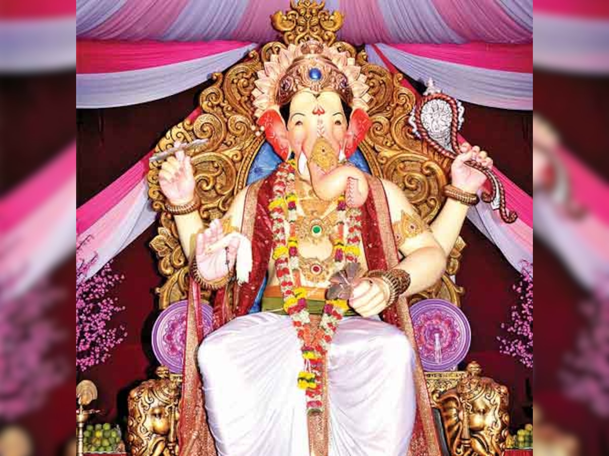 Lalbaugcha Raja Committee indulging in scam, alleges social activist