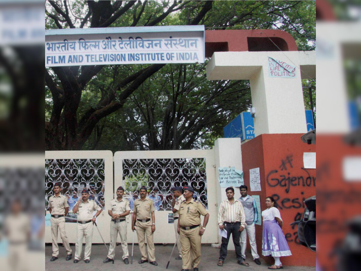 FTII student delegation meets I&B officials; no breakthrough achieved