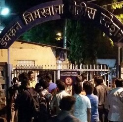 Bollywood strongly condemns midnight crackdown on FTII