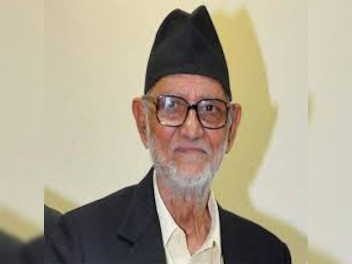 Nepal PM Koirala scraps UN trip to tackle protests over constitution