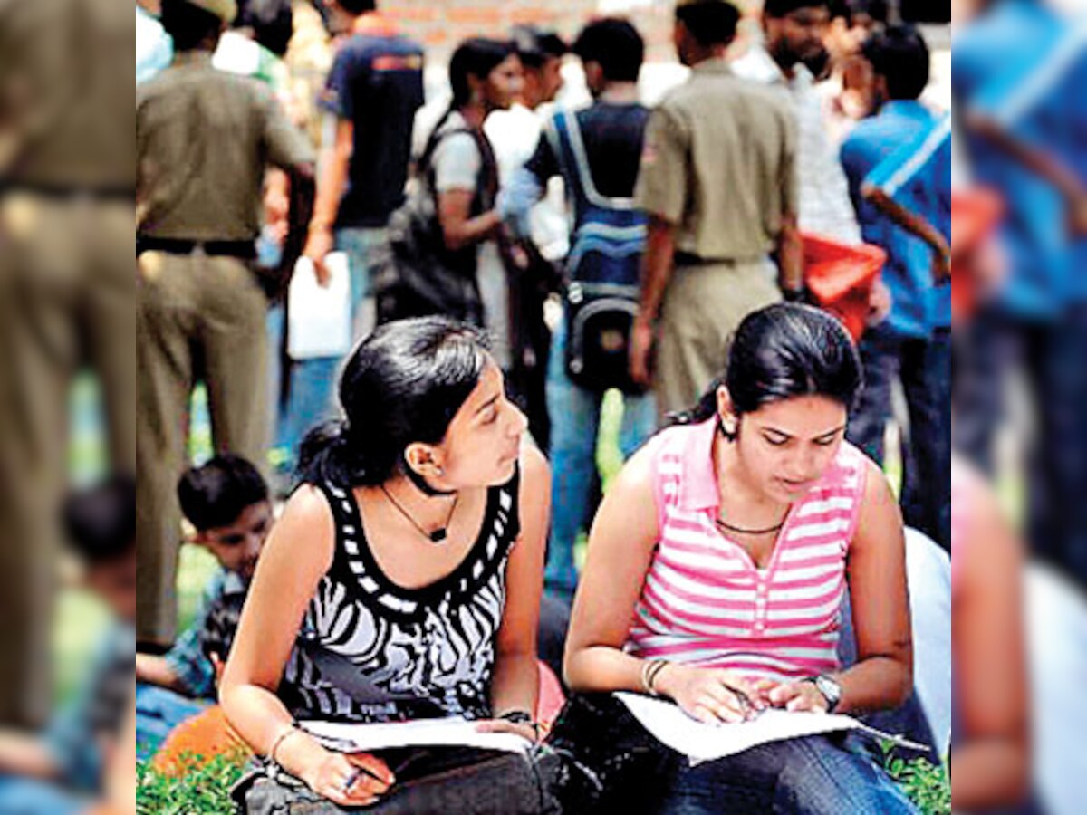 Chennai: Engineering college students protest fines imposed on female students wearing jeans, leggings