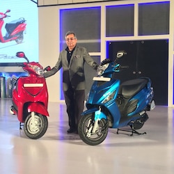 Hero MotoCorp launches 110 cc scooters, Maestro Edge and  Duet