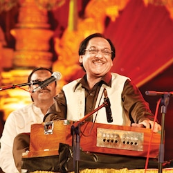 Aching to hear Ghulam Ali's melodies? Catch his famous songs on FM tonight
