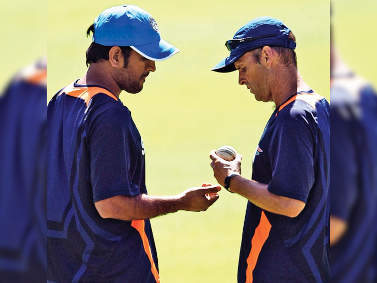 Gary Kirsten backs Dhoni to the hilt, says there's no one to replace him