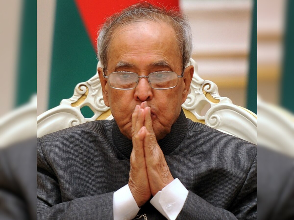 On Durga Puja, President Mukherjee hits out at rising intolerance in India 