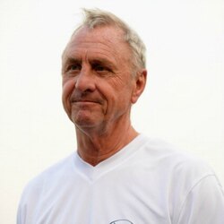 Football legend Johan Cruyff diagnosed with lung cancer