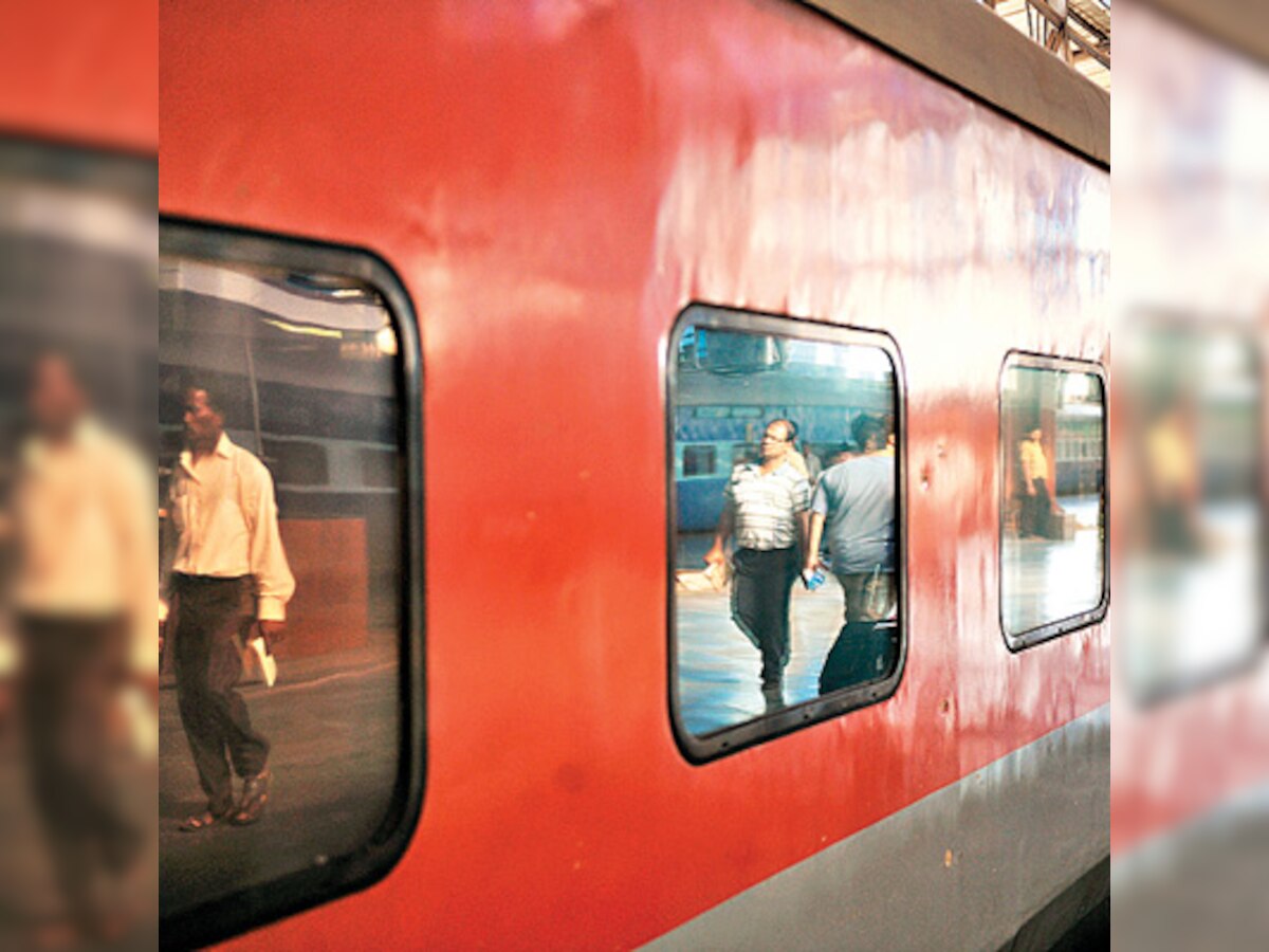 Hoax bomb call on August Kranti Rajdhani Express