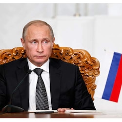 Russia's President Vladimir Putin orders emergency teams to Egypt plane crash site