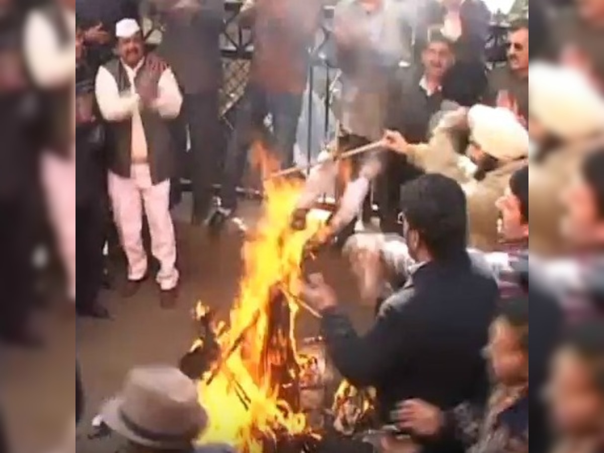 Watch: Congress workers get burned while lighting Narendra Modi's effigy to protest National Herald case