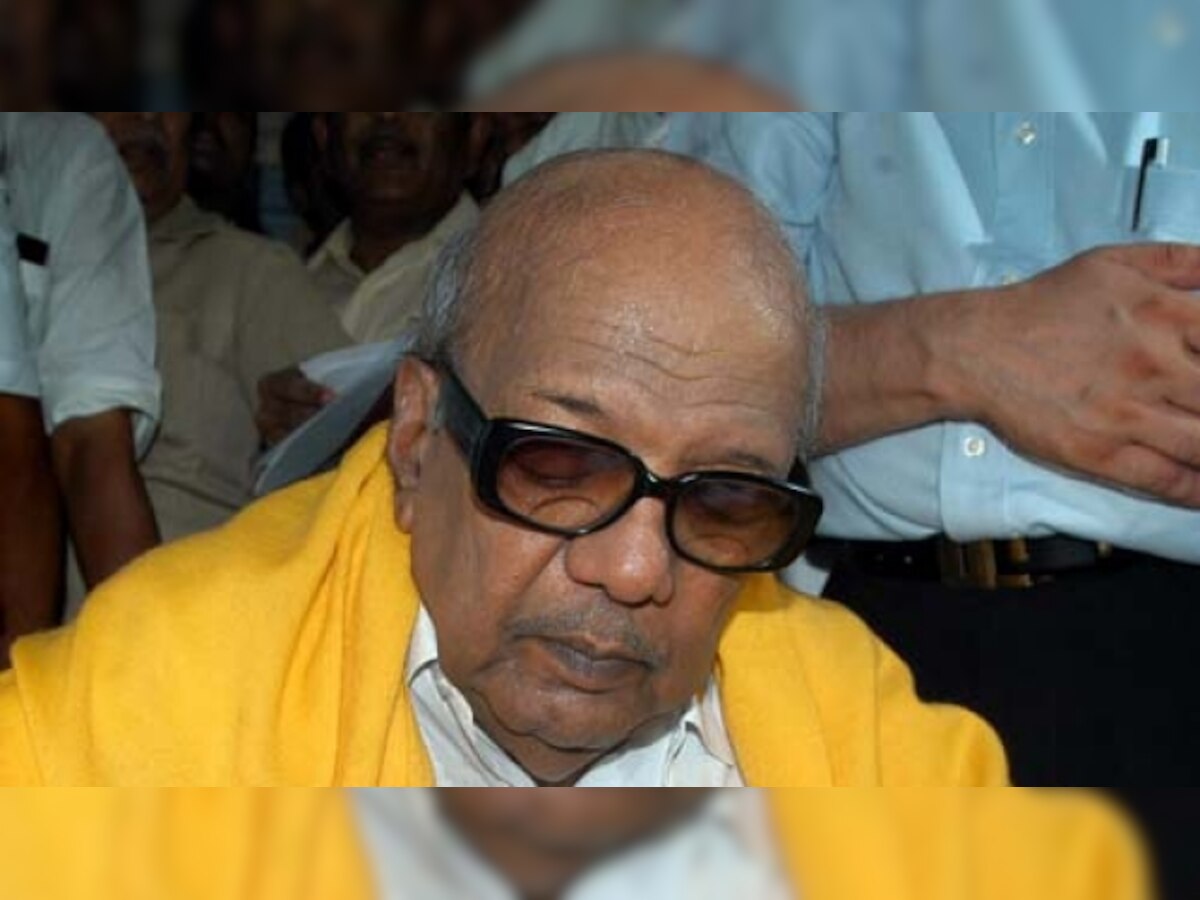 Atheist Karunanidhi under fire for TTD priests chanting Vedic hymns at his house