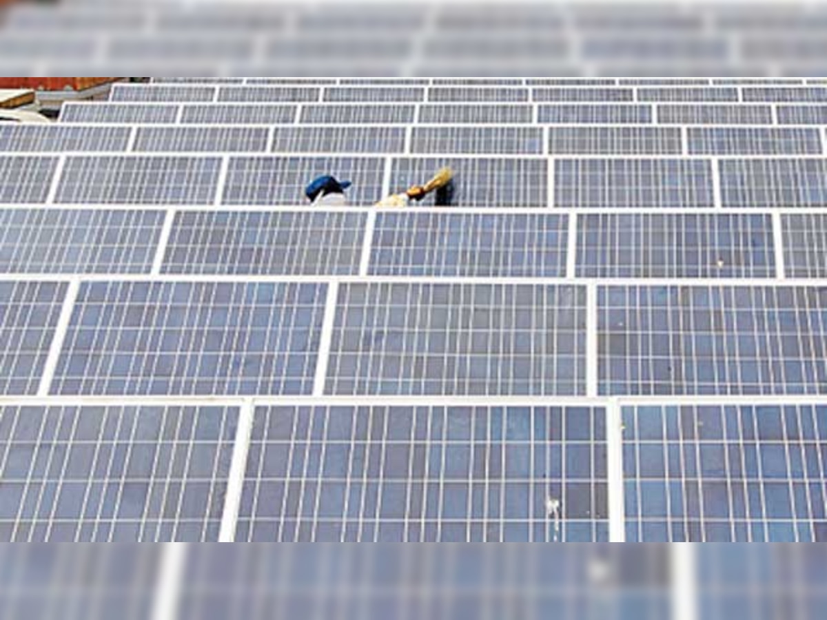 Rooftop solar panels to generate electricity for government buildings in Maharashtra