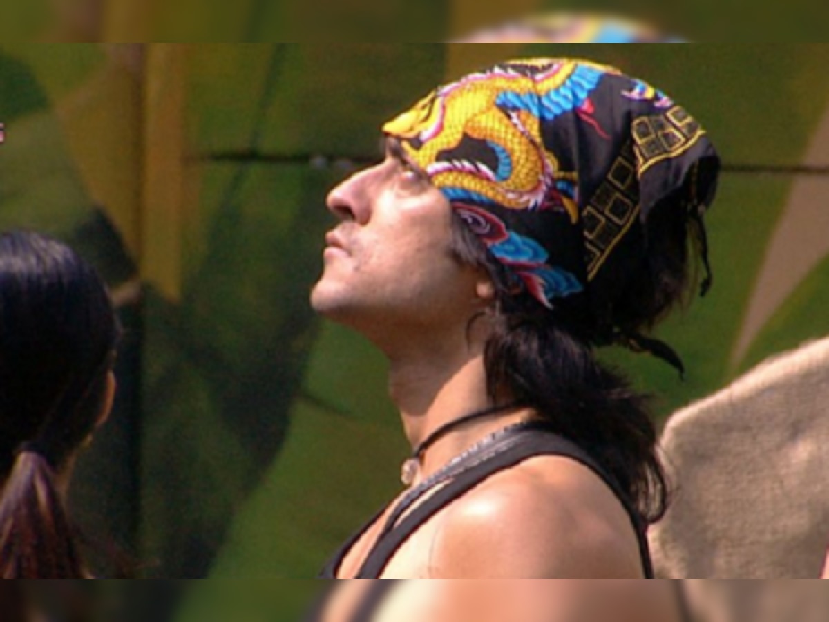 Bigg Boss 9: Rishabh goes clean shaven, Priya faints during task