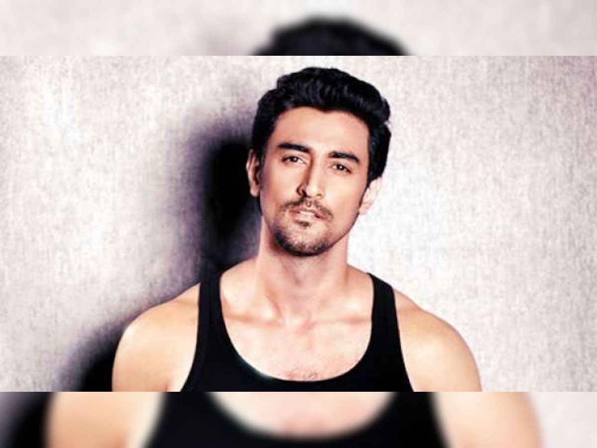 Kunal Kapoor suffers injuries on the sets of his upcoming film 'Veeram'