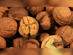 Add walnuts to your diet to improve cholesterol levels finds new study