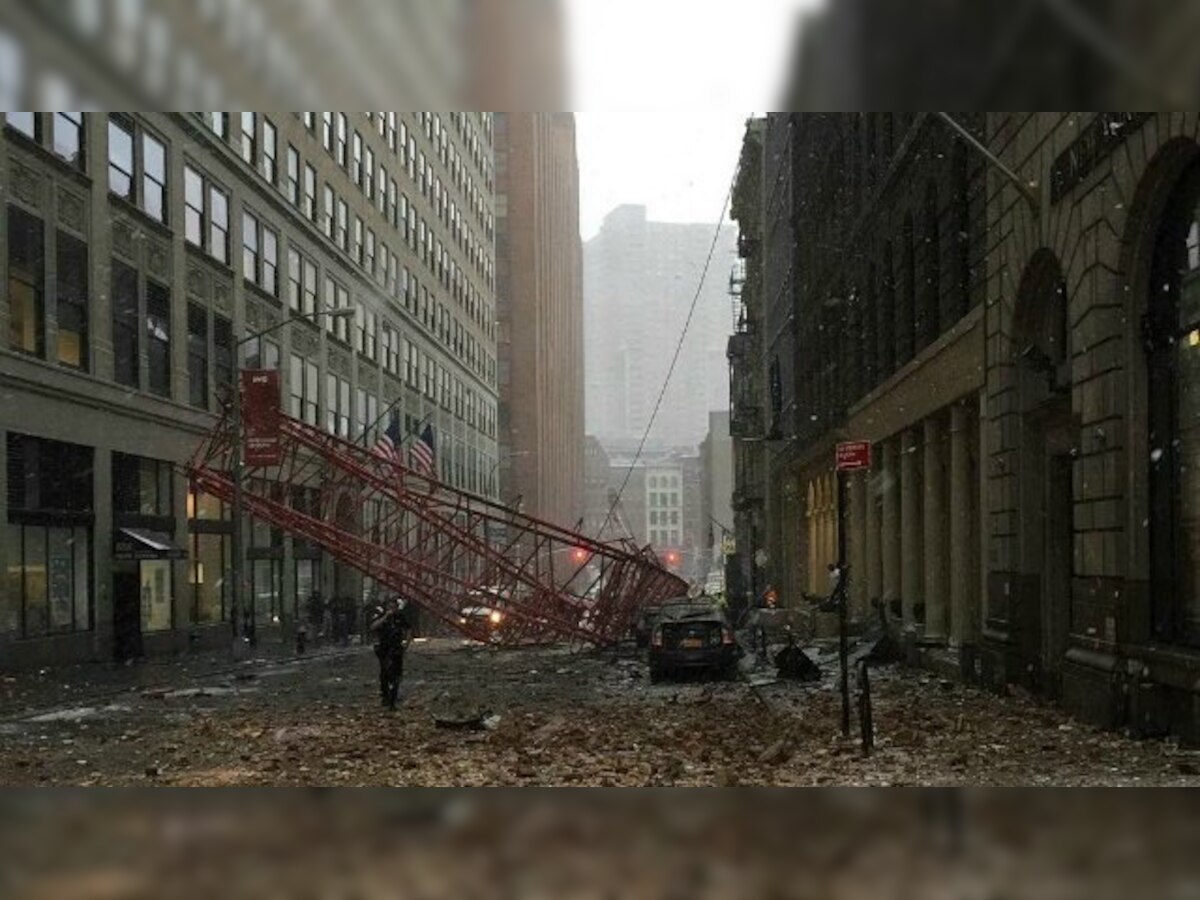 Construction crane collapses in downtown Manhattan