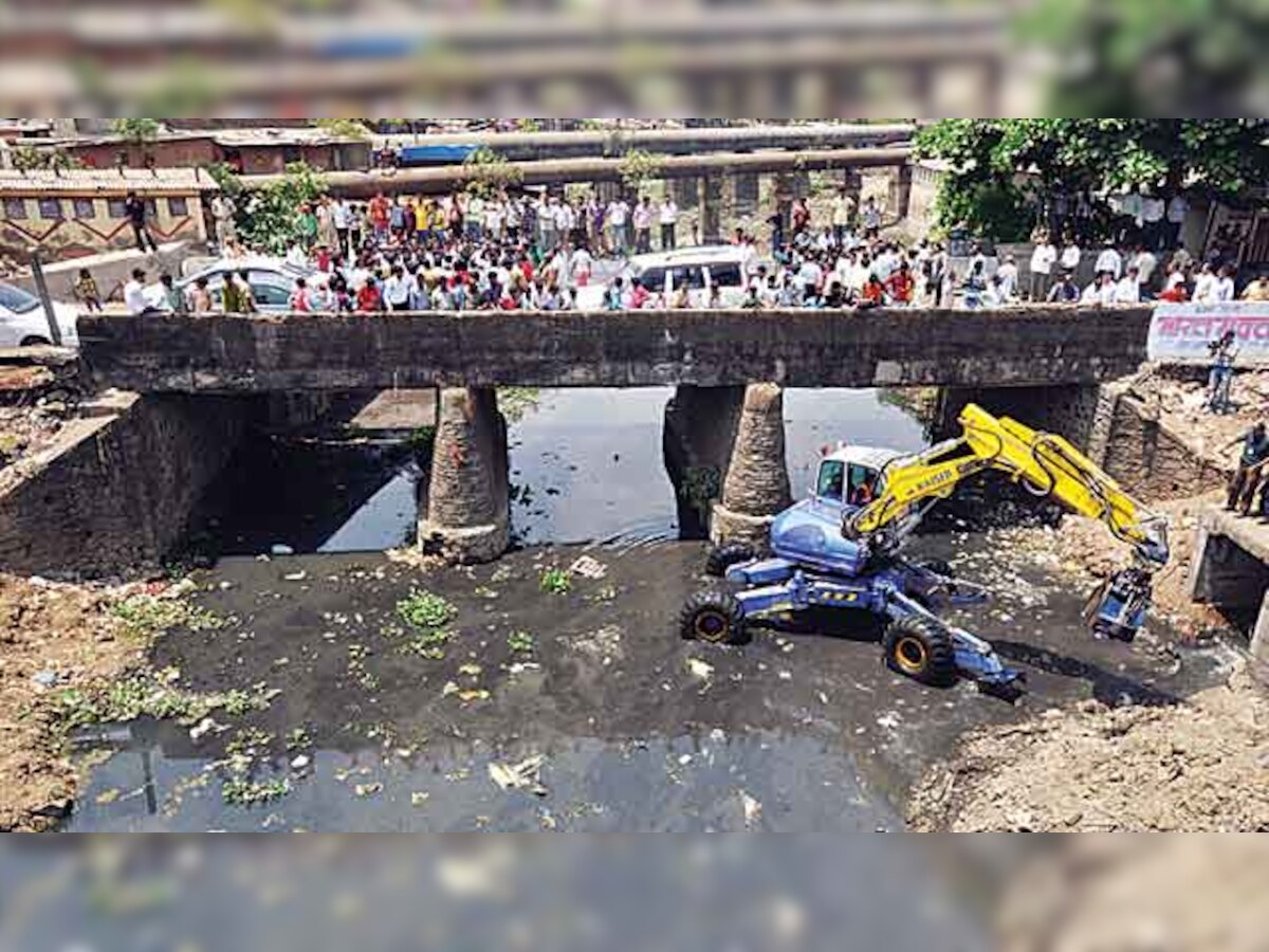 De-silting scam: BMC suspends deputy law officer