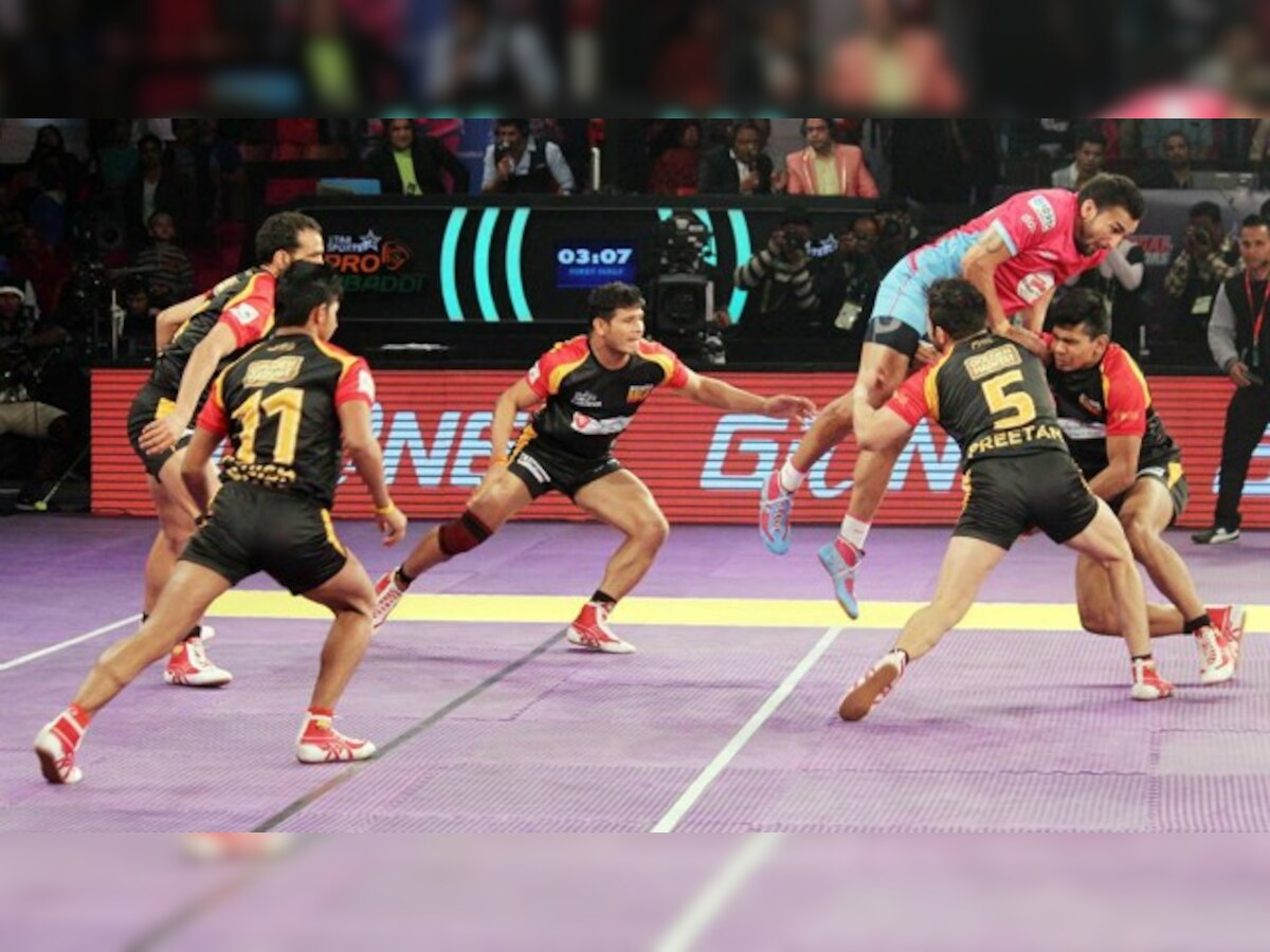 Pro Kabaddi League: Jasvir Singh fights injury to help Jaipur Pink Panthers thrash Bengaluru Bulls 