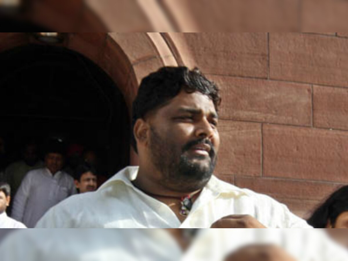 Now MP Pappu Yadav offers Rs 10 lakh for killing corrupt officials