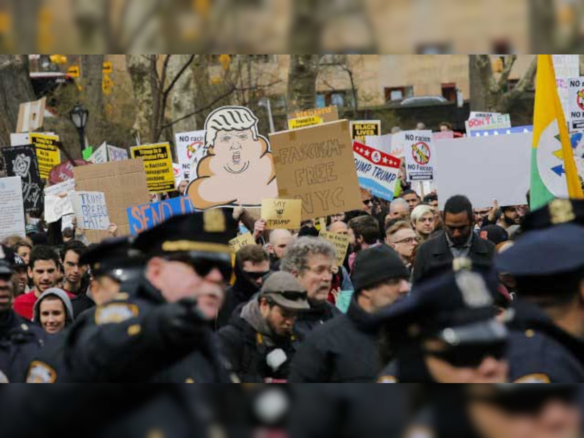 US: Anti-Donald Trump protesters block Arizona road; march in New York