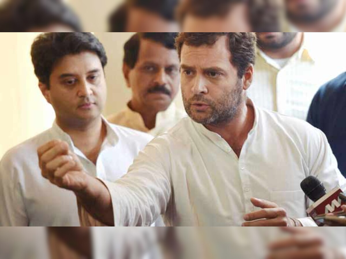 Rahul Gandhi's aggressive posture against Savarkar worries Congress leaders