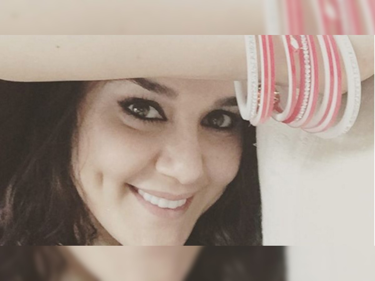 IPL 2016: Preity Zinta slays the Punjabi bride look with red gown and pink 'chudas'!