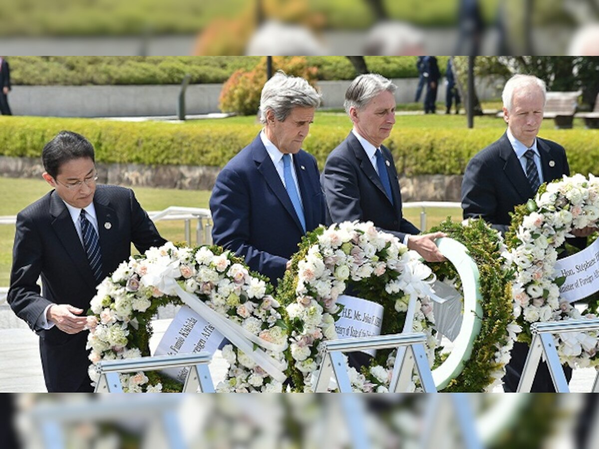 John Kerry visits Hiroshima memorial 7 decades after atomic bomb; delivers message of peace and hope