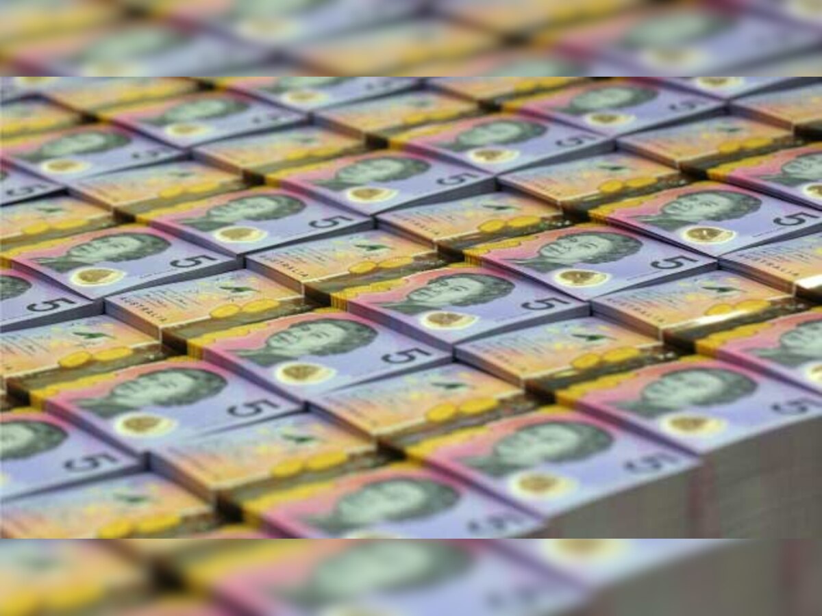 Social media reacts adversely to Australia's new $5 note