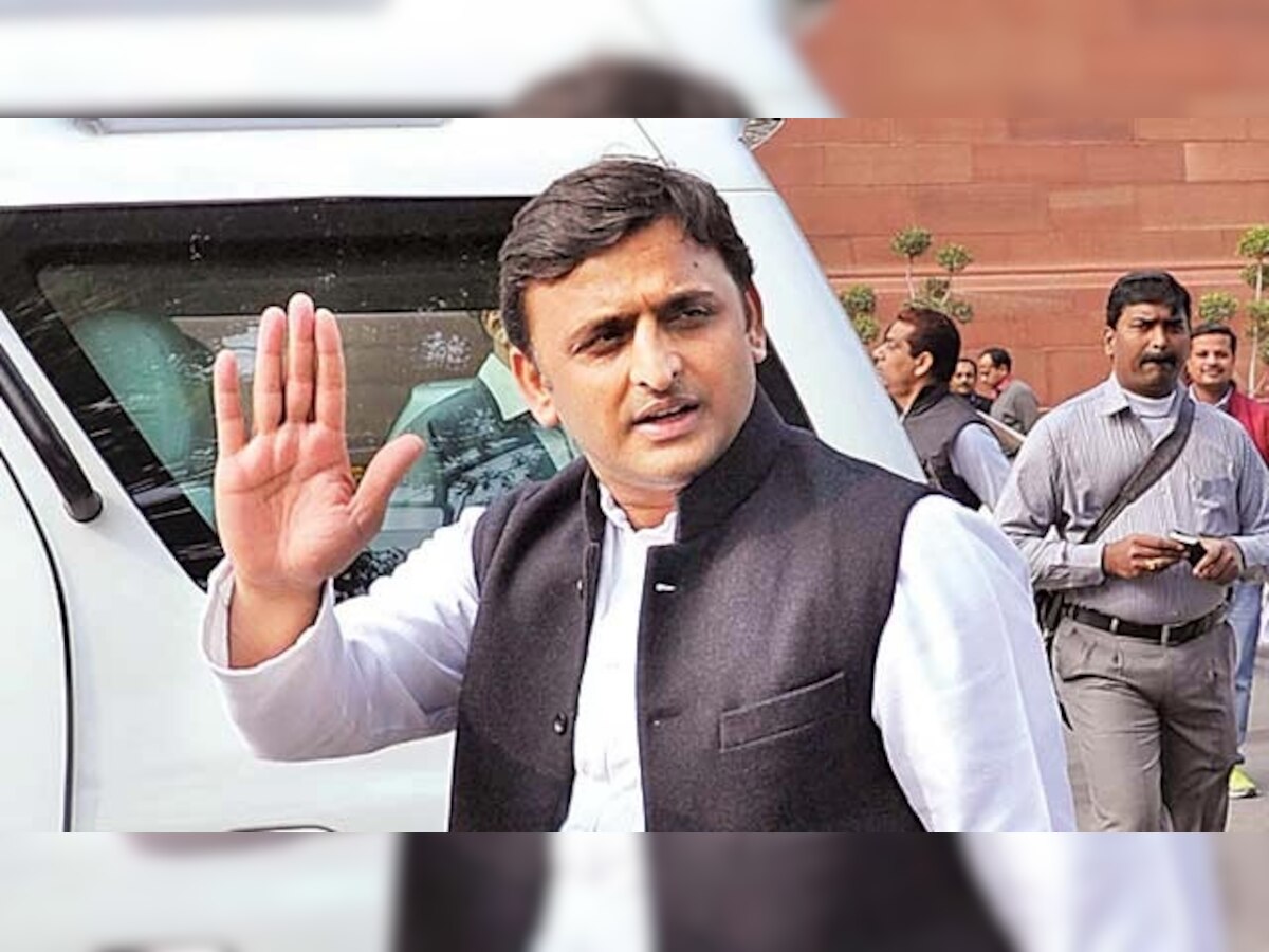 Noida Jinx hits again: UP CM Akhilesh Yadav keeps away from President Mukherjee's event