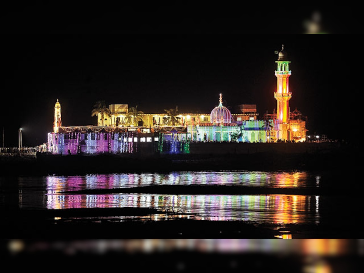 Now, another women's group tries to enter Haji Ali dargah