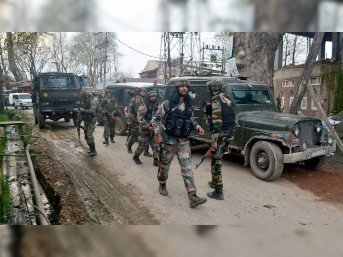 Violent clashes rock Pulwama after army kills three top ultras