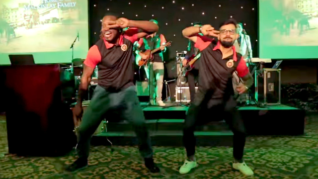 Jhingat The Sairat effect: This mix of Jhingat and Virat-Gayle's crazy dance ...