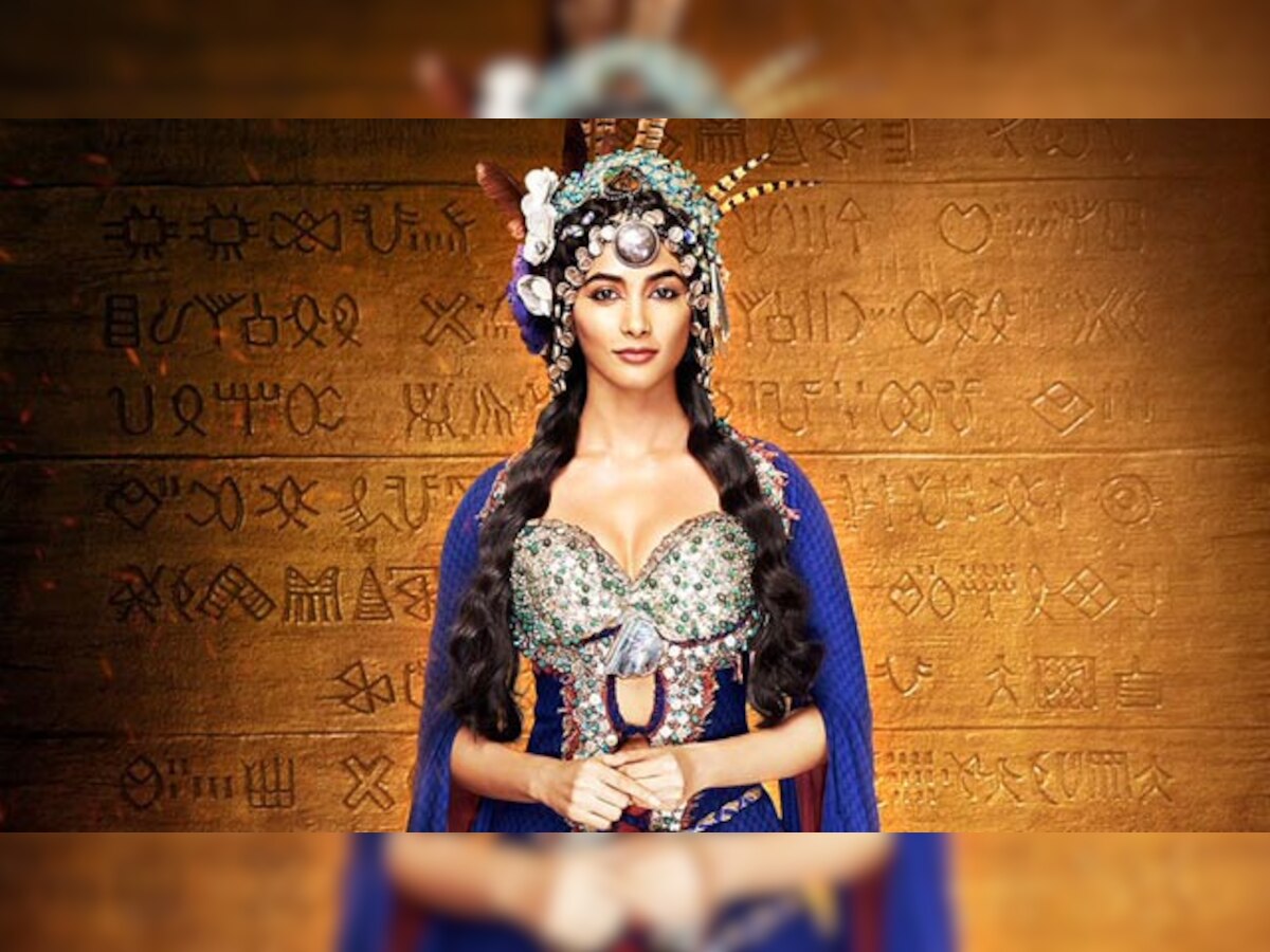 Pooja Hegde embodies all things royal in the first look of 'Mohenjo Daro' 