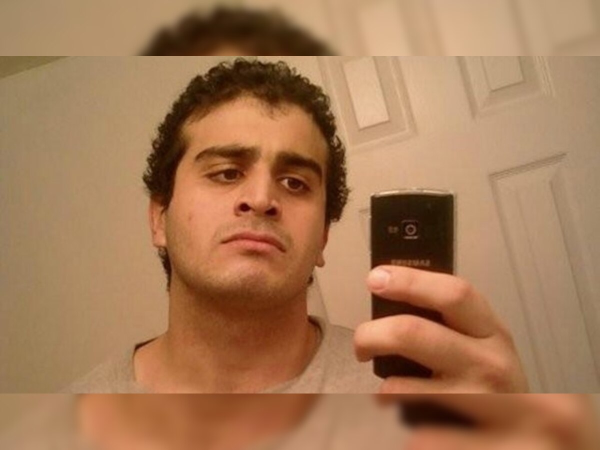 Orlando shooting: Omar Mateen exchanged text messages with wife during attack