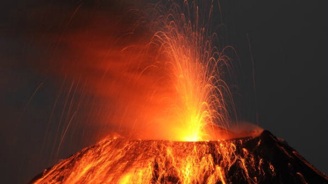Volcanoes go quiet before they erupt, says study